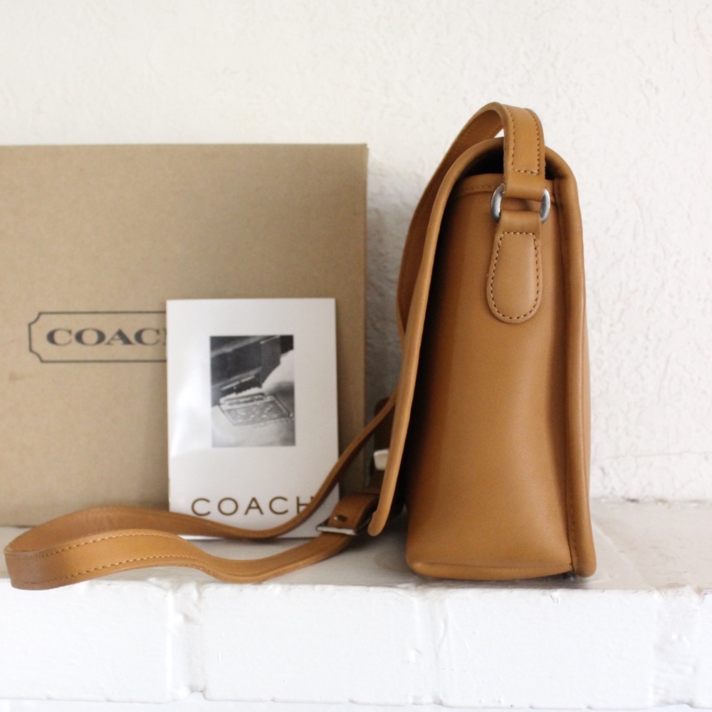 Vintage Coach Companion Crossbody Bag Tan - Picture 2 of 10